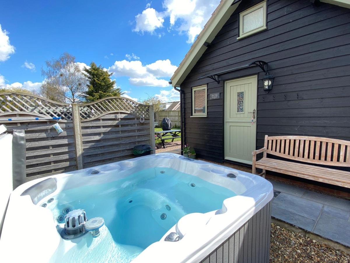 Вілла Saving Grace With Private Hot Tub Bawdeswell Екстер'єр фото