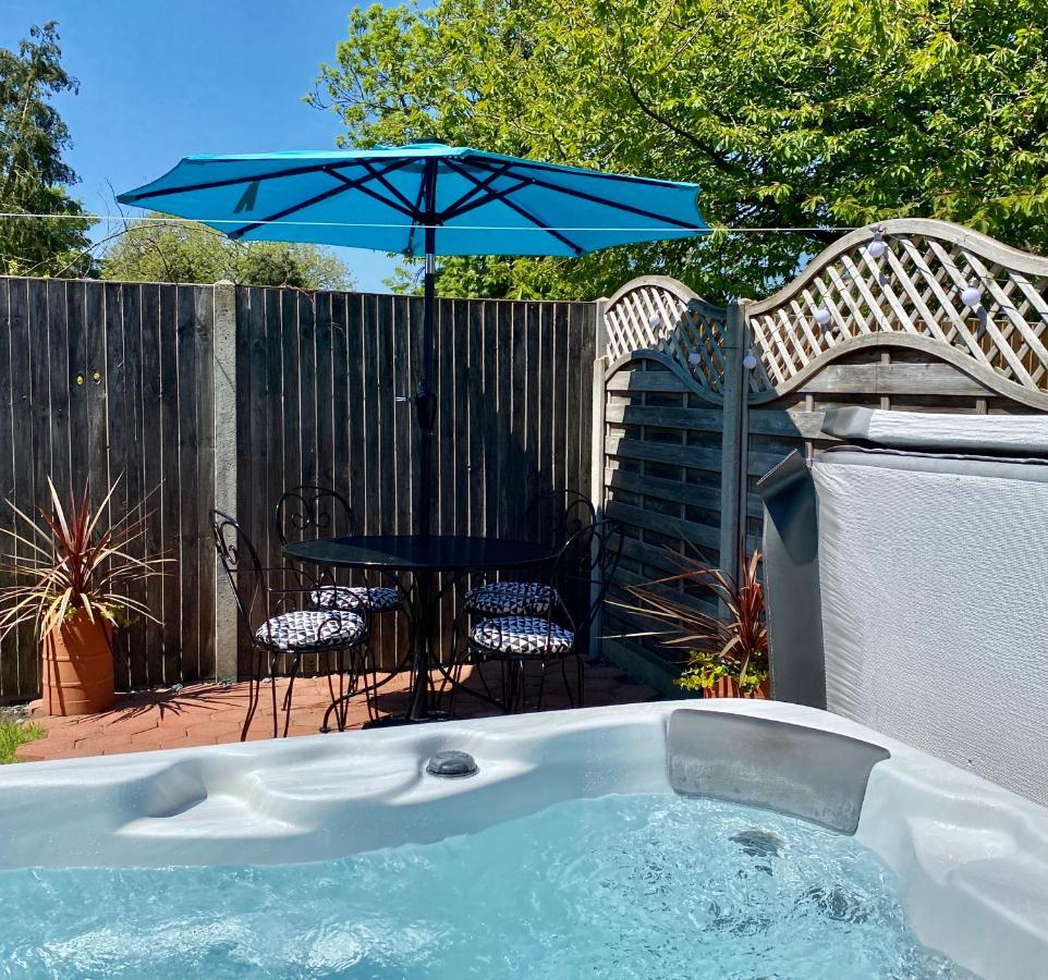 Вілла Saving Grace With Private Hot Tub Bawdeswell Екстер'єр фото
