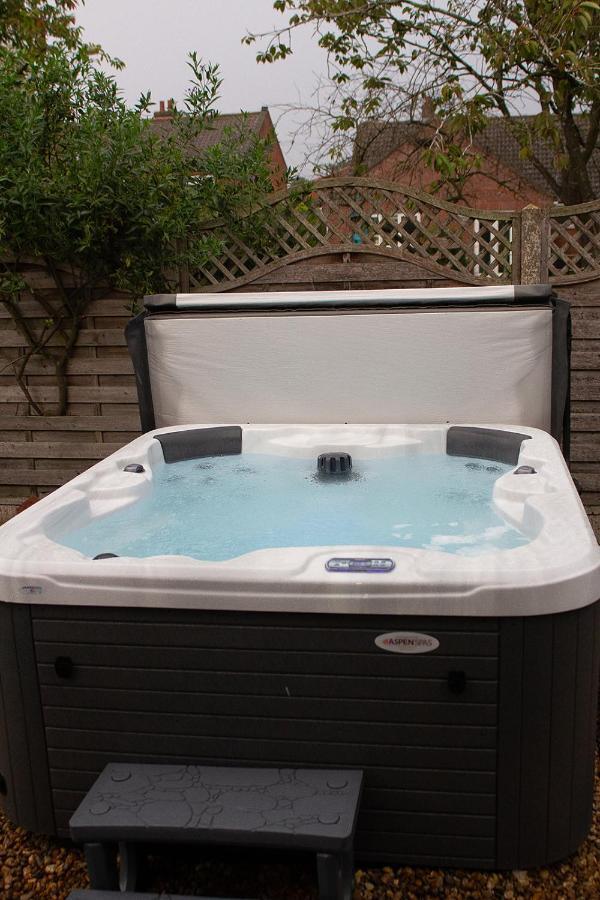 Вілла Saving Grace With Private Hot Tub Bawdeswell Екстер'єр фото